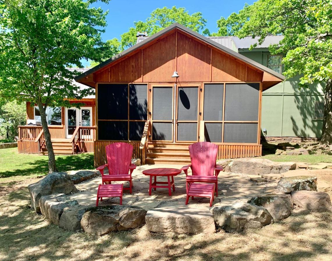 Blufftop Cabin Retreat Hot Tub And Fall Views! Villa Canadian Exterior photo