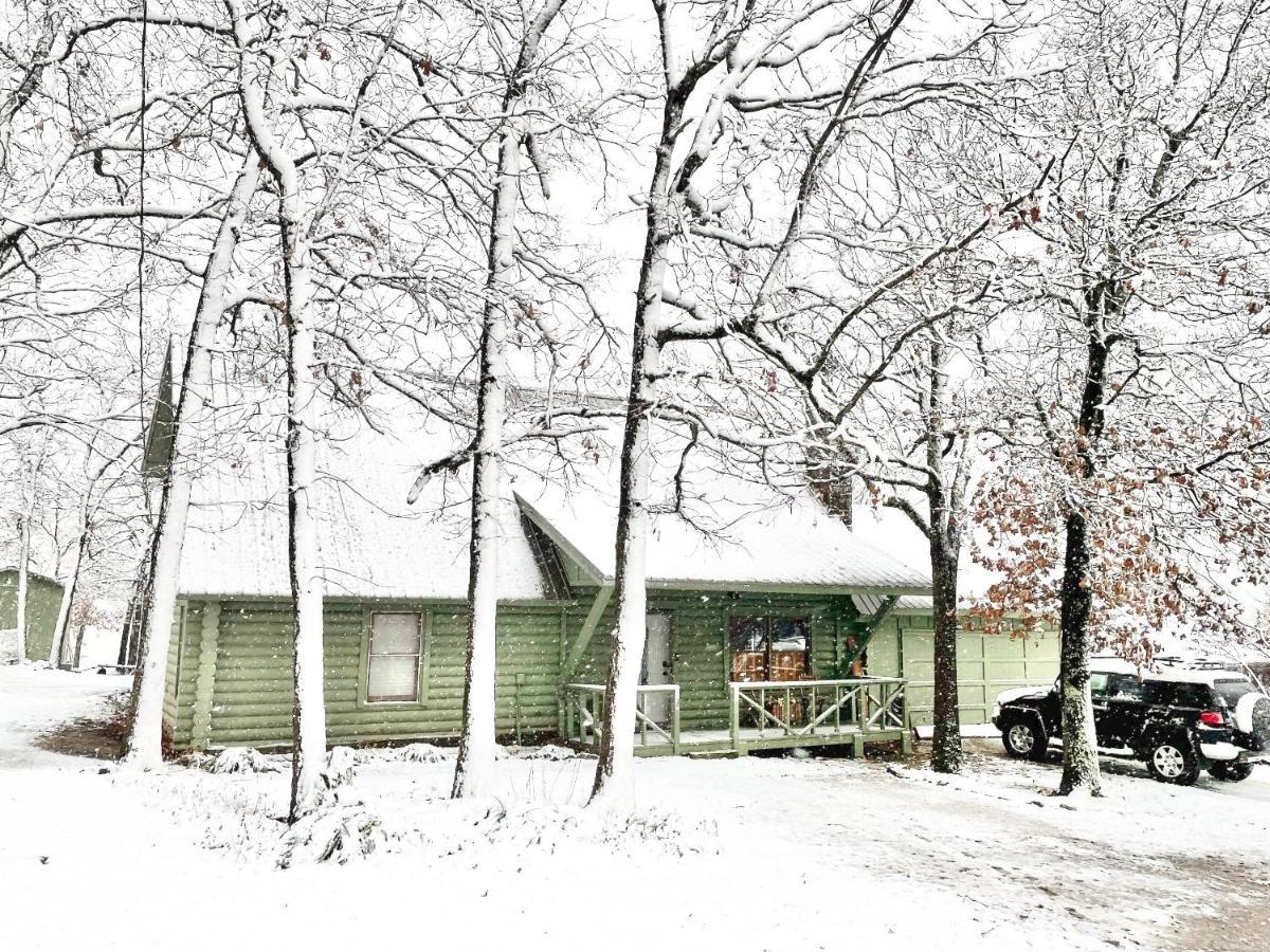 Blufftop Cabin Retreat Hot Tub And Fall Views! Villa Canadian Exterior photo